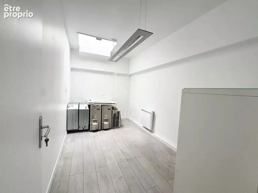 Local commercial en entresol de 200m² de plain-pied - photo 13