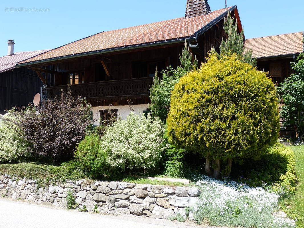 Maison à NANCY-SUR-CLUSES
