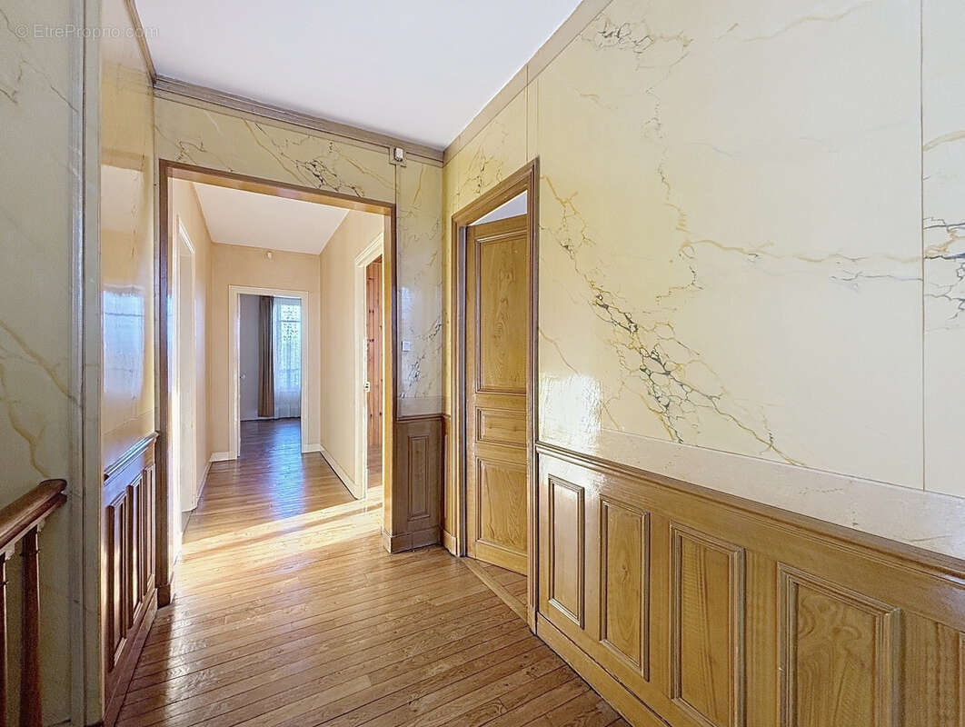 Maison à COULOMMIERS