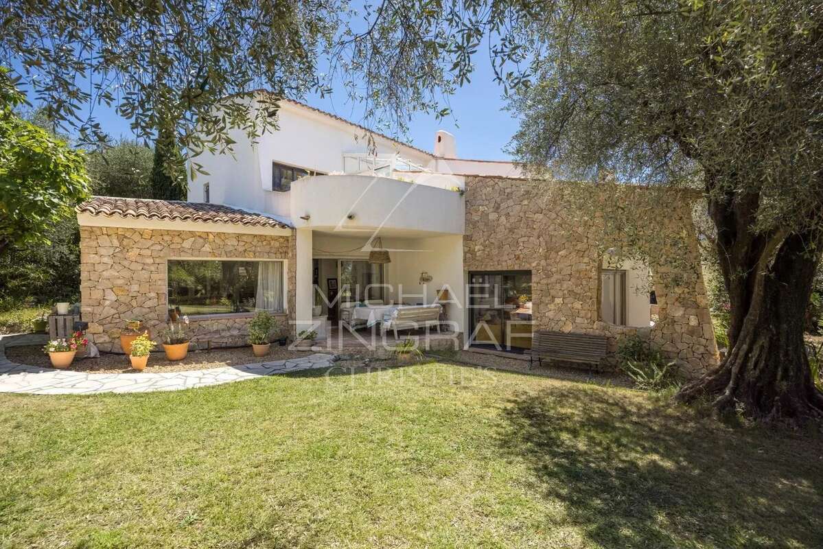 Maison à TOURRETTES-SUR-LOUP