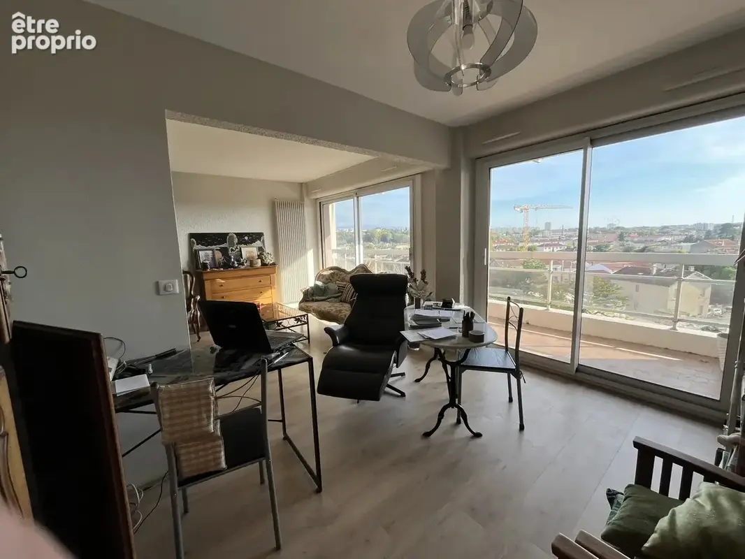 BOURG LES VALENCE - Appartement T4, terrasse, cave et parking - photo 3