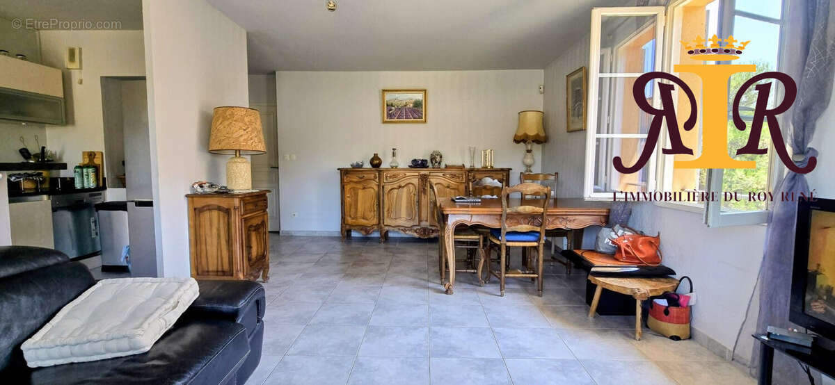 Appartement 88 m² à Chateauneuf-Le-Rouge  - photo 4