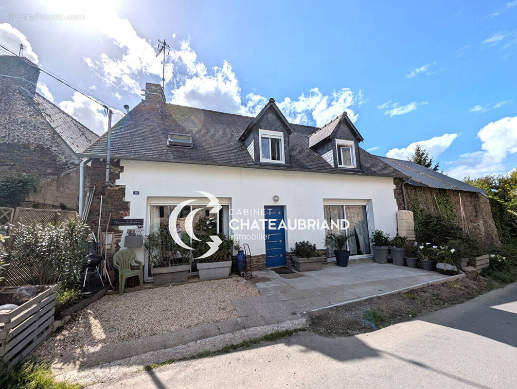 Maison à BAGUER-PICAN