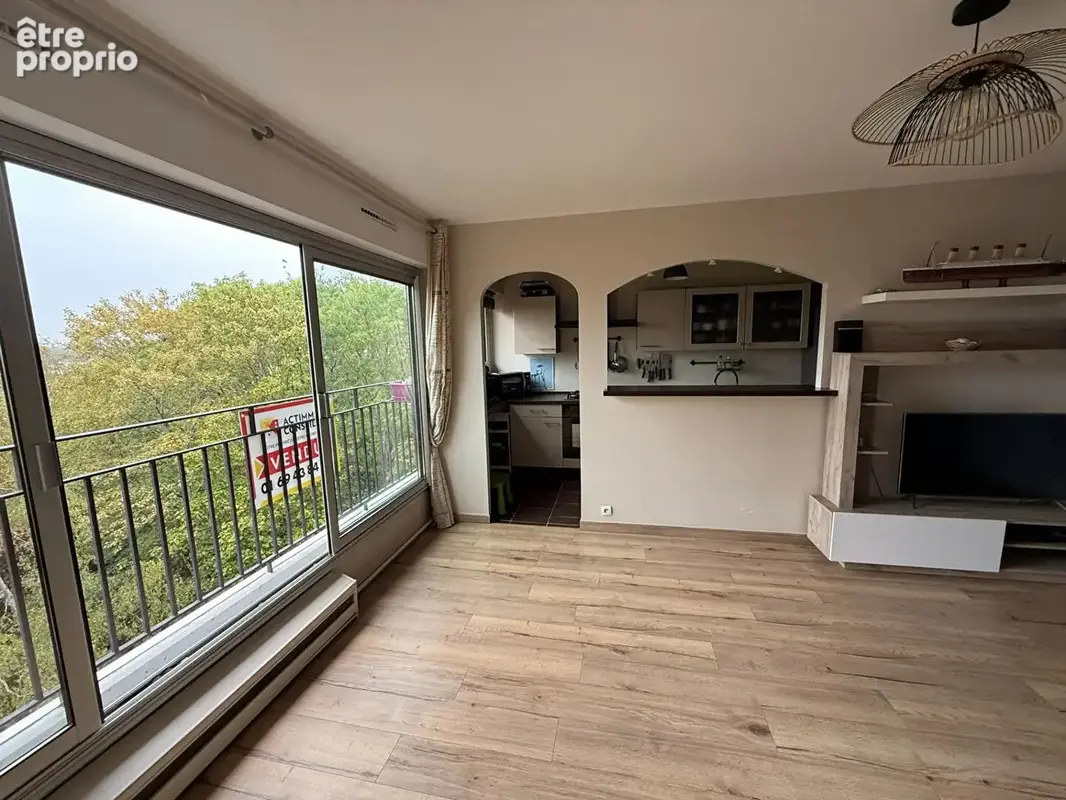 Spacieux et lumineux F4 avec vue dégagée, balcon, cave, 2 parkings - photo 2