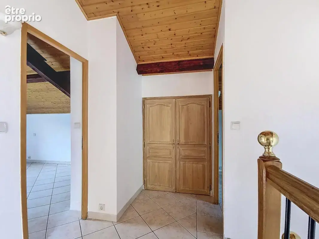 St Joseph de Rivière, spacieuse maison 5P 180 m2 avec terrain de 815 m2 face à la Sure - photo 19
