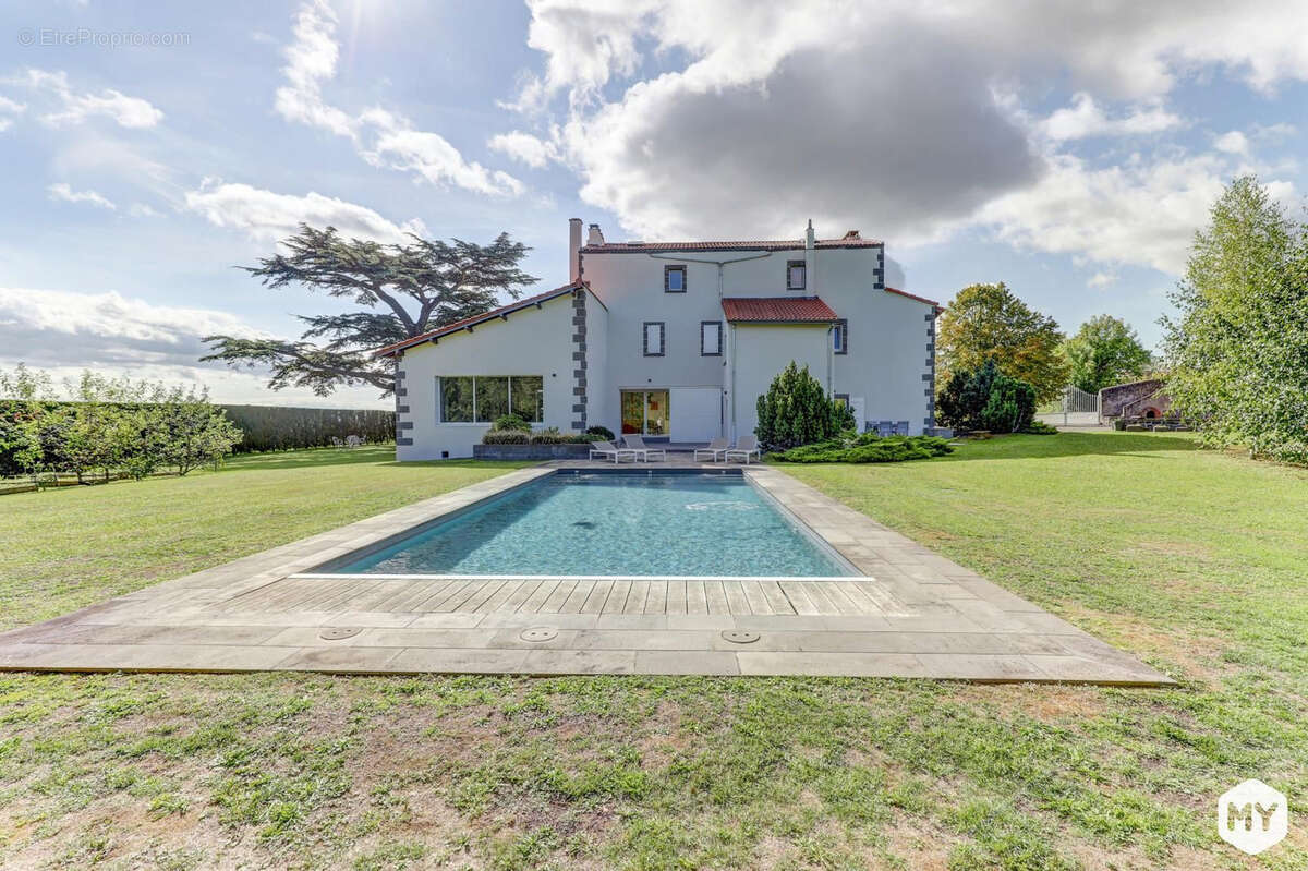 Maison à CHATEAUGAY