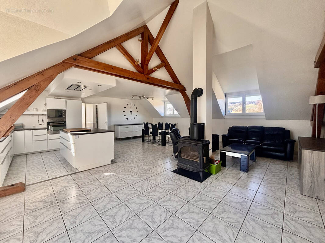 Appartement à LES ECHELLES