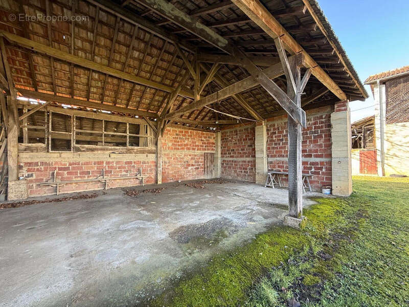 Dpt Hautes Pyrénées (65), à vendre SADOURNIN corps de ferme avec maison T6 de 125m² + grandes dépendances attenantes sur 8280 m² - photo 15