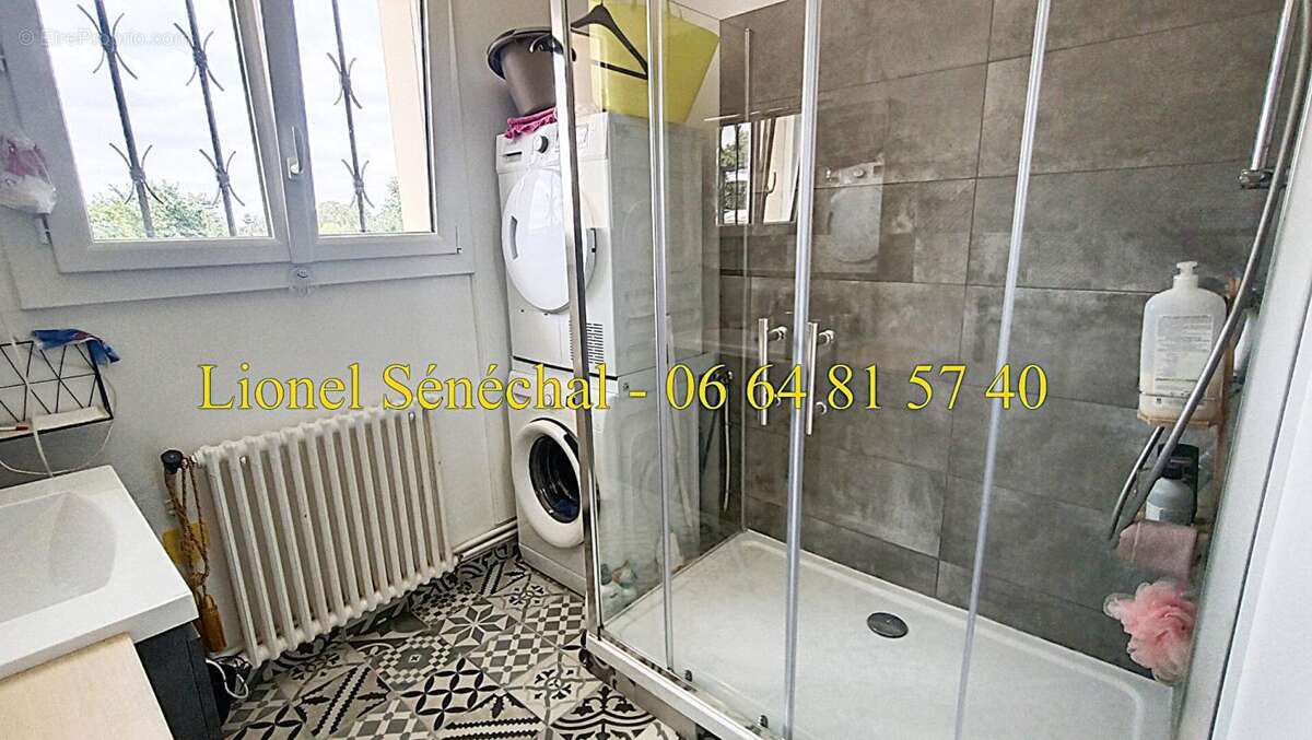 Maison entièrement de plain - pied rénovée, lumineuse et peu énergivore de 5 pièces de 90 m2 habitables - photo 6