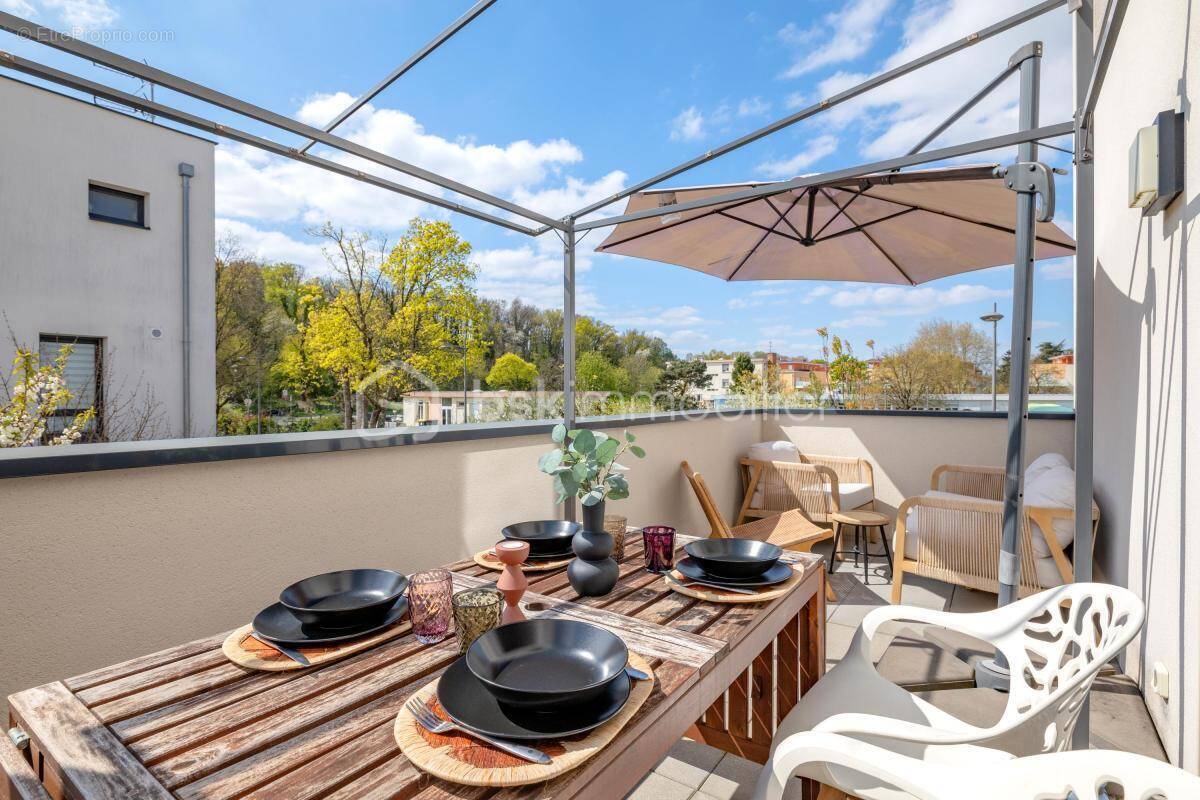 Appartement à MEYZIEU