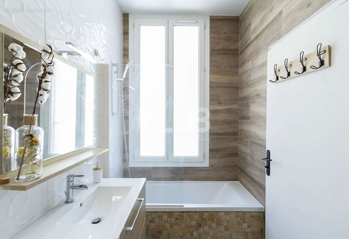 Appartement à MARSEILLE-1E