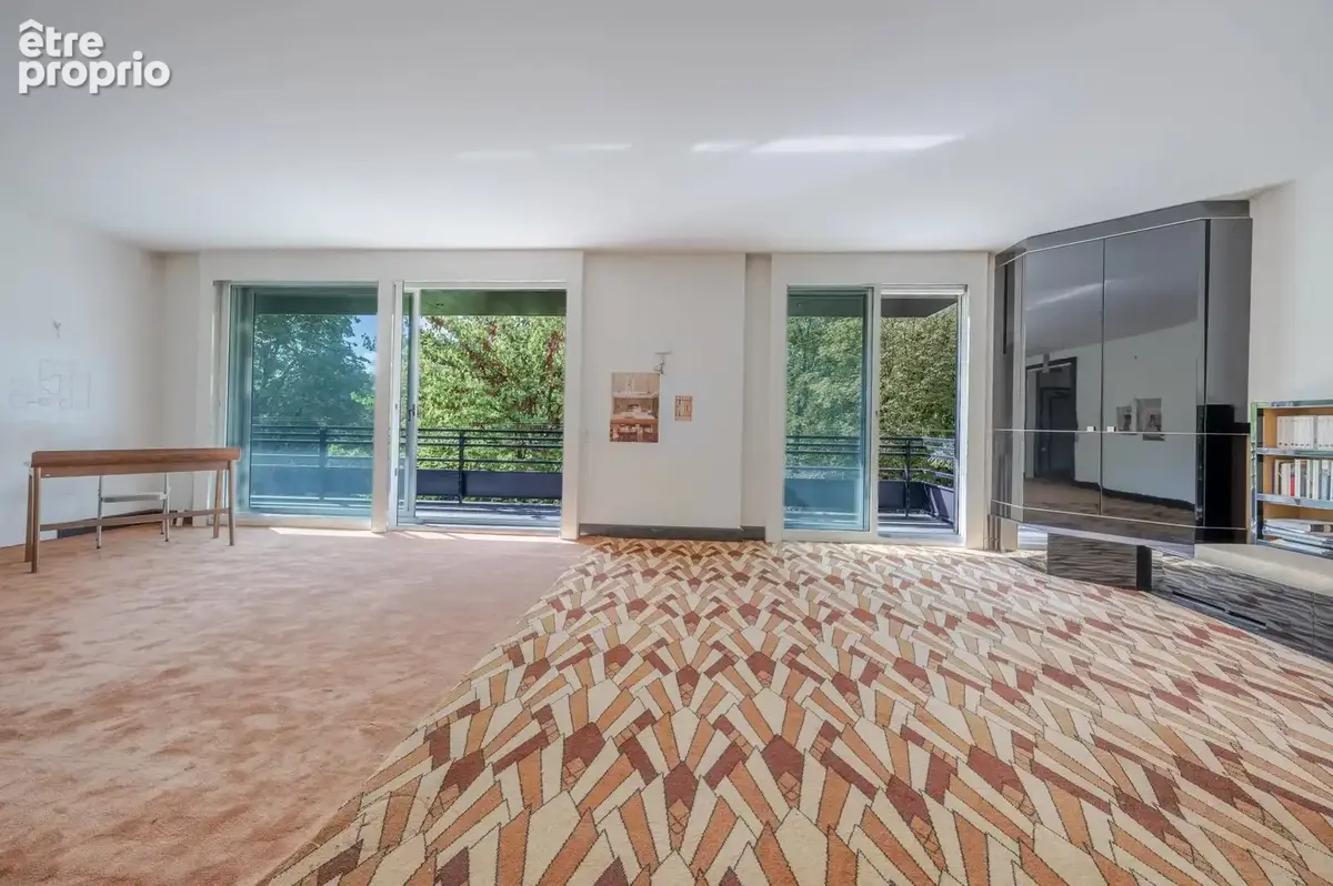 Neuilly-sur-Seine – Maurice Barrès – Appartement de réception de 216 m2 avec balcons - photo 2