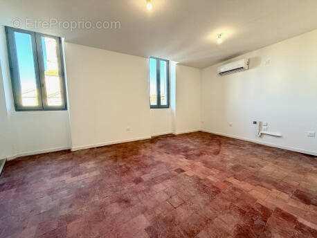 Appartement à SUZE-LA-ROUSSE