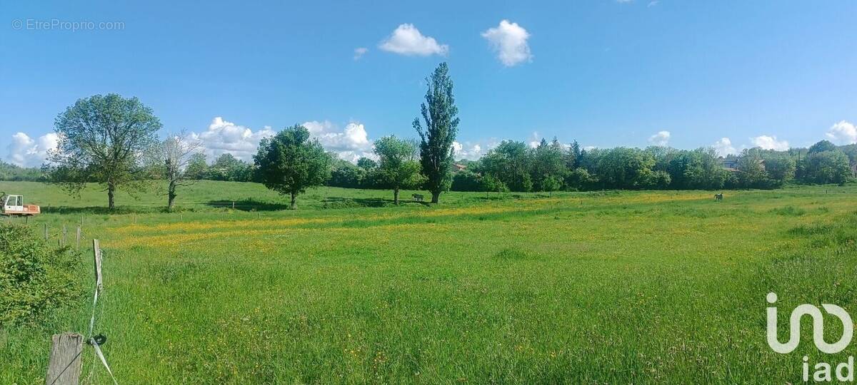 Photo 1 - Terrain à MAZEYRAT-D&#039;ALLIER