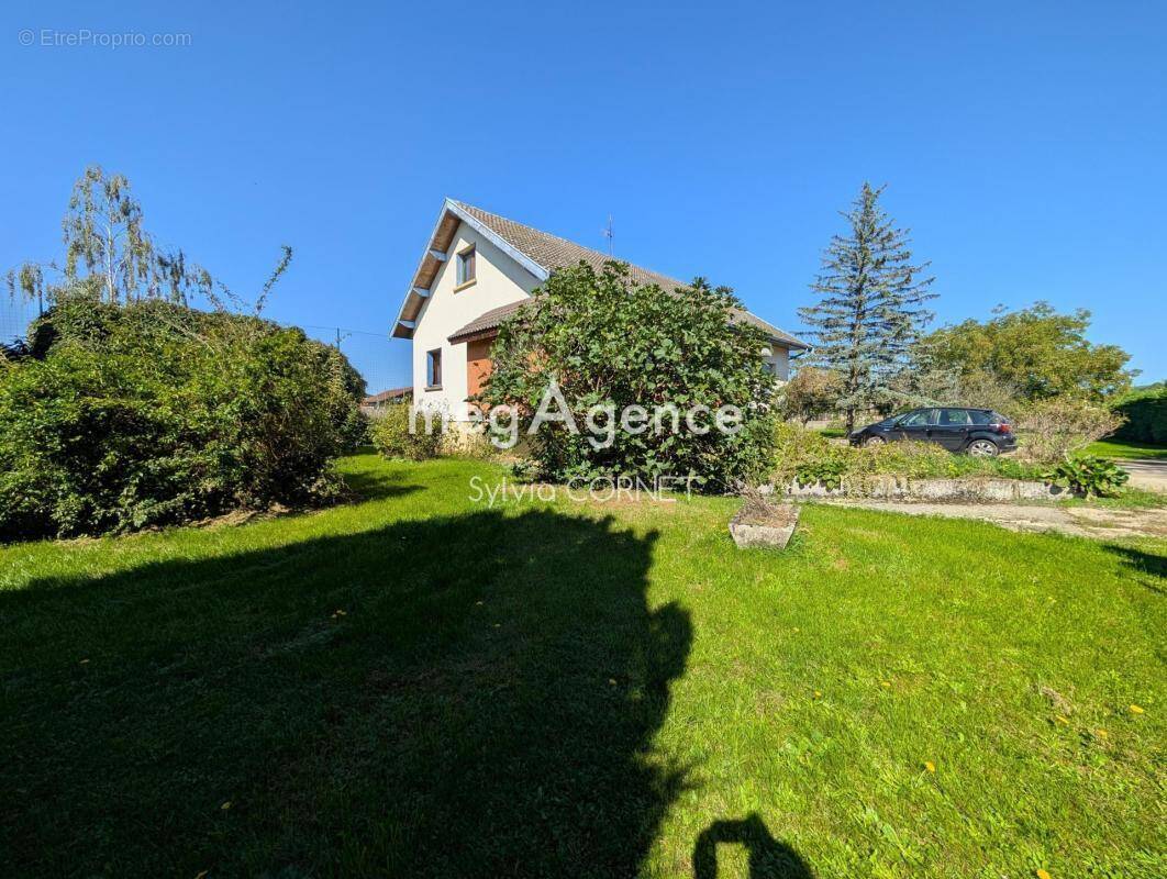 Maison à SAINT-DENIS-EN-BUGEY