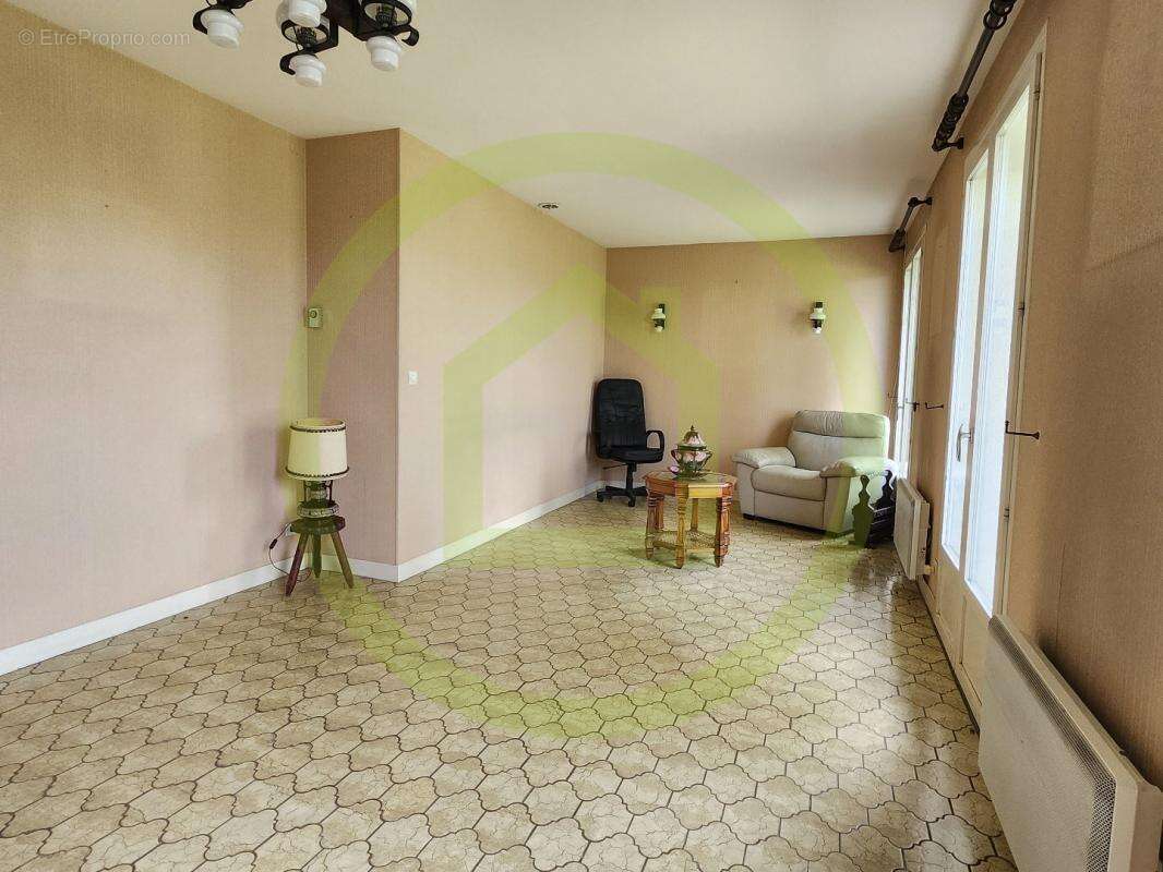 Maison à ELINCOURT-SAINTE-MARGUERITE