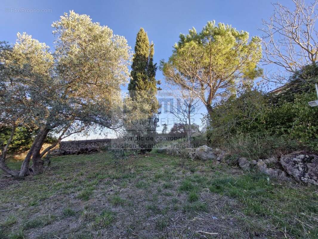 Maison à VIC-LA-GARDIOLE