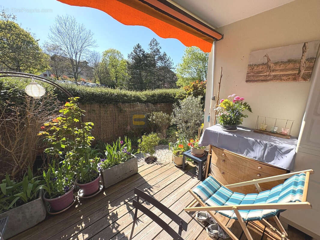 Appartement à COLLONGES-SOUS-SALEVE