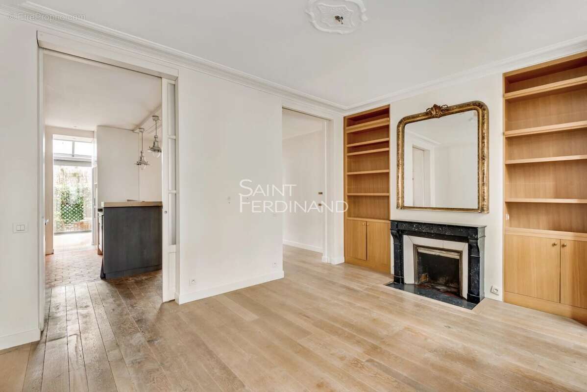 Appartement à PARIS-17E