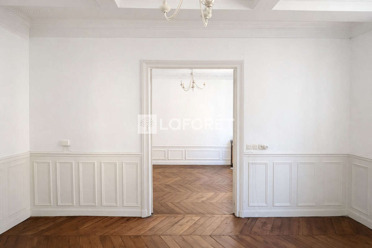 Appartement à PARIS-15E