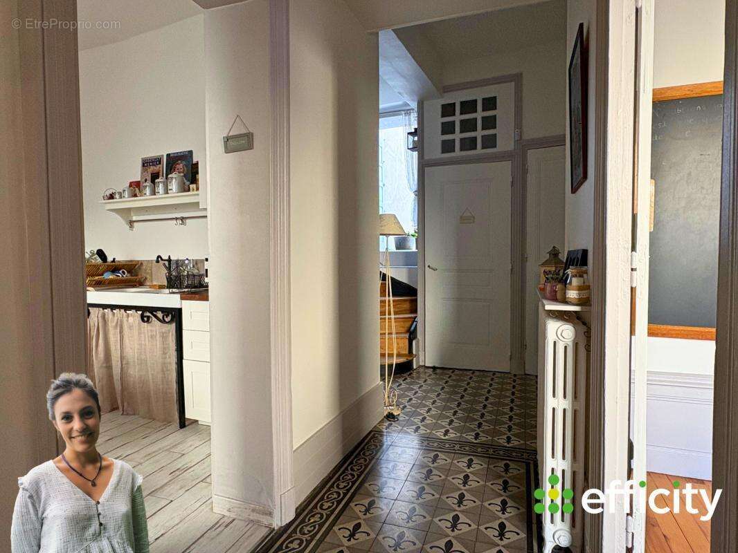 Appartement à SURY-LE-COMTAL