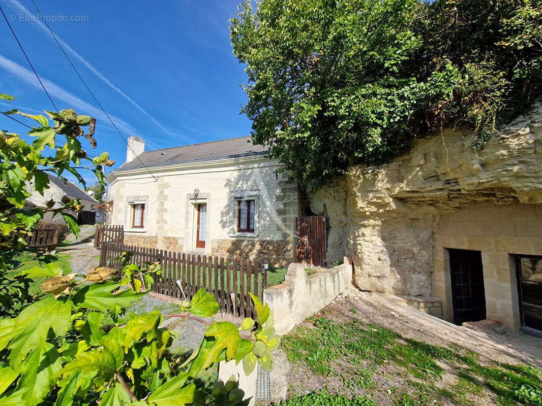 Maison à LOURESSE-ROCHEMENIER