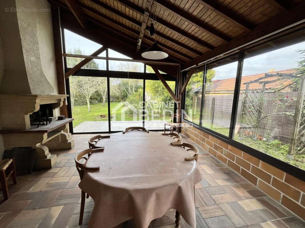 Maison à BLANQUEFORT