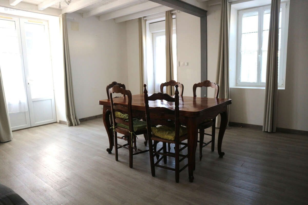 Maison à LA JARRIE