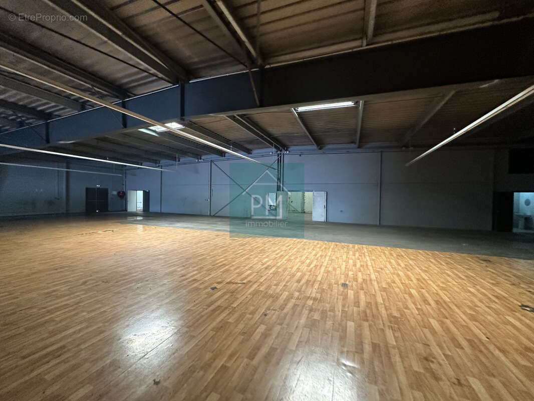 Opportunité rare   local commercial indépendant 1 156 m2   terrain 5 000 m2 - photo 5