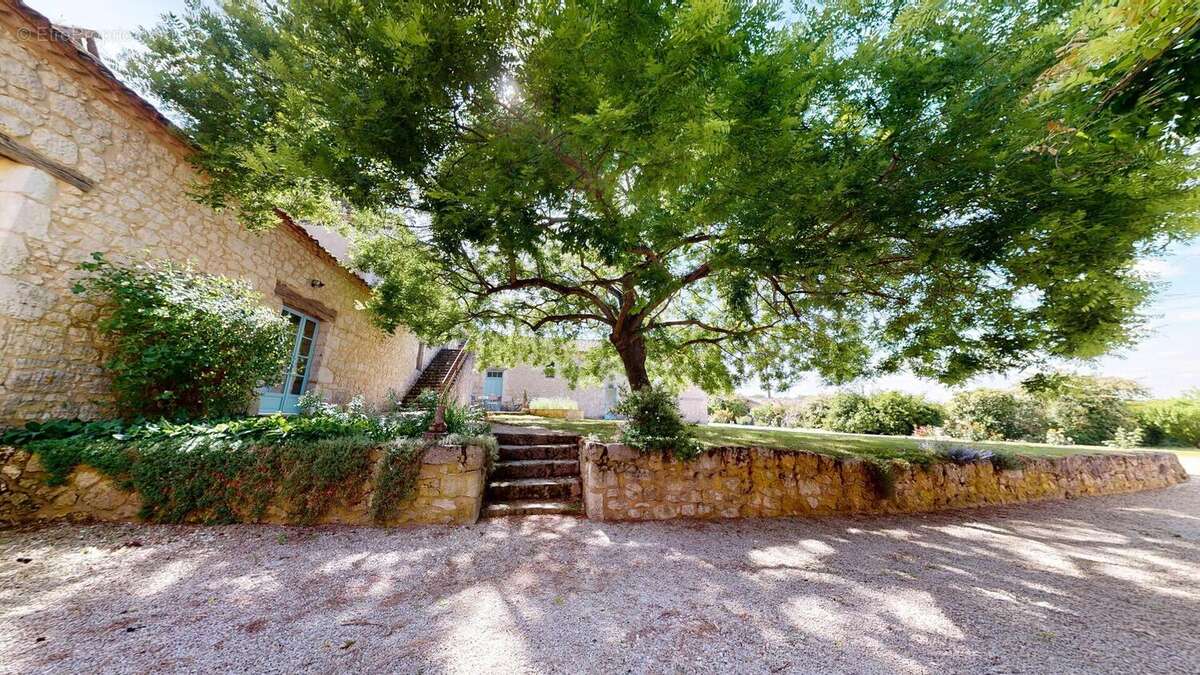 Maison principale vu entree - Maison à BERGERAC