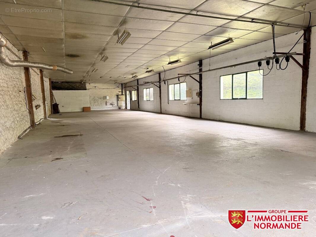 Commerce à SAINT-AUBIN-SUR-GAILLON