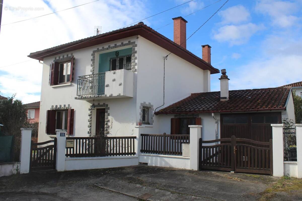 Maison à MONTREJEAU