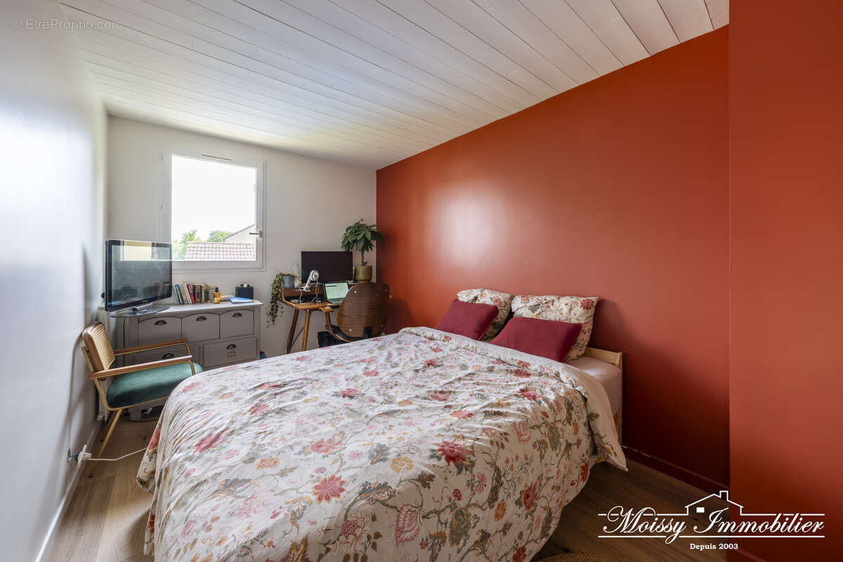 Maison à MOISSY-CRAMAYEL