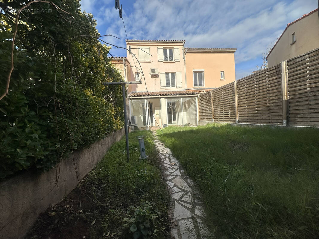 Maison à PUGET-SUR-ARGENS