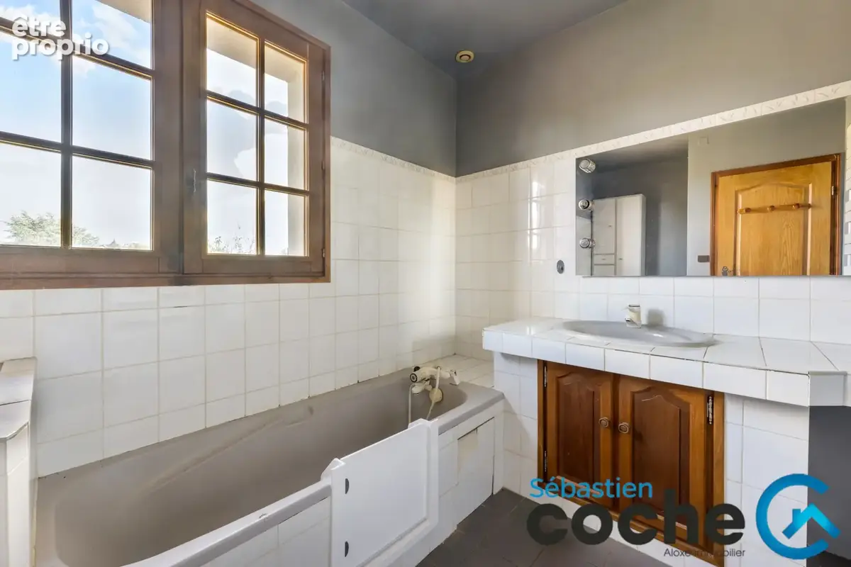 Exclusivité Chassieu - Villa 121m2 avec garage 50m2  sur parcelle 1000m2 - photo 15