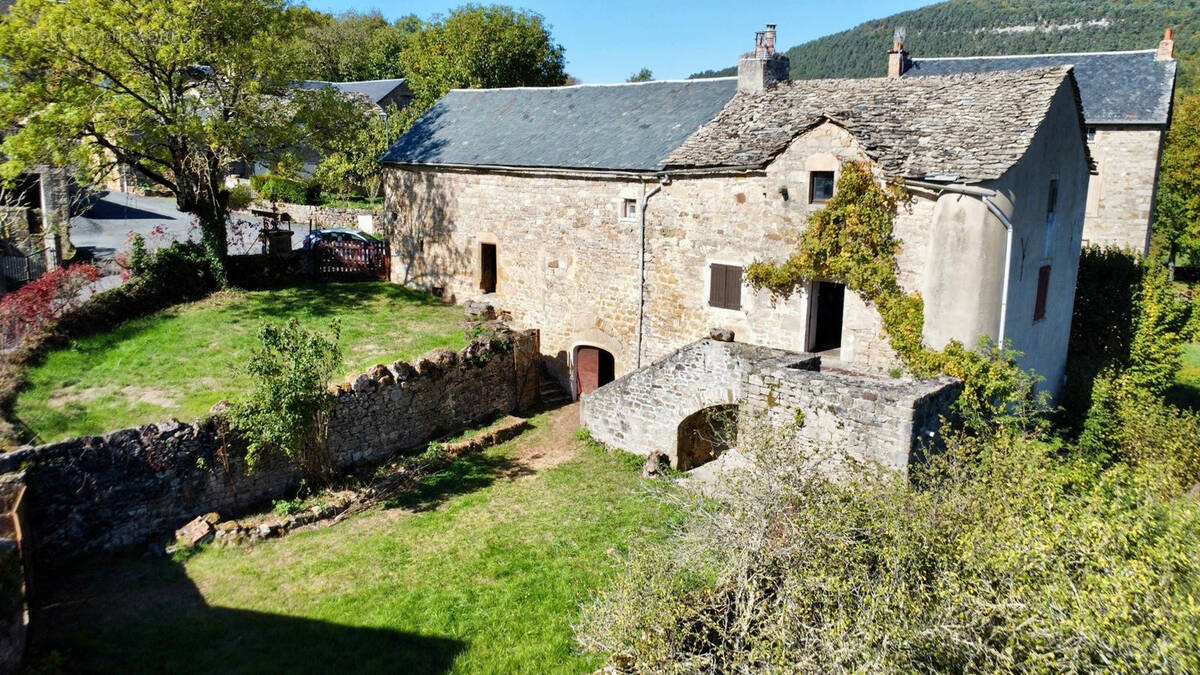 Maison à SEVERAC-LE-CHATEAU
