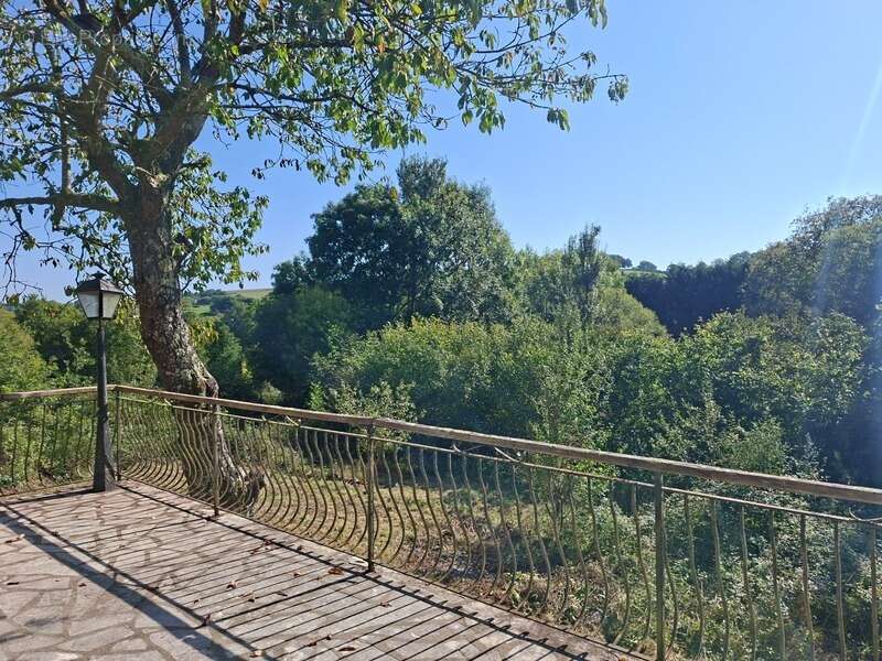 Maison à SAINT-LEONARD-DES-BOIS