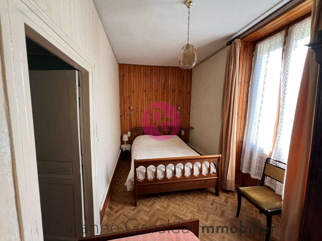 Maison à DECAZEVILLE