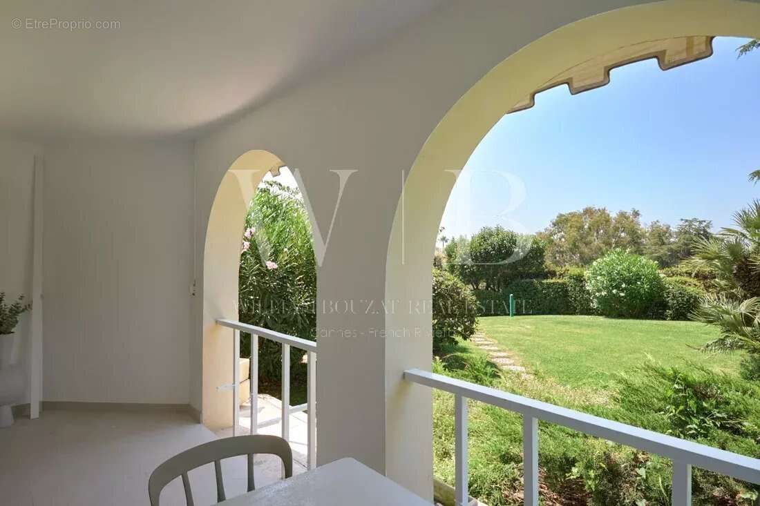 Cannes, la Californie - 2 Pièces contemporain dans résidence de grand standing avec piscine intérieure - photo 4
