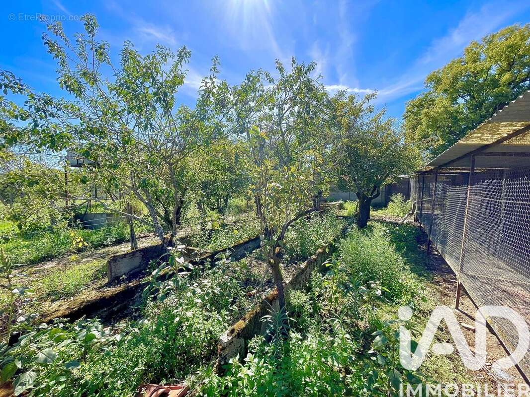 Photo 5 - Terrain à LATHUS-SAINT-REMY