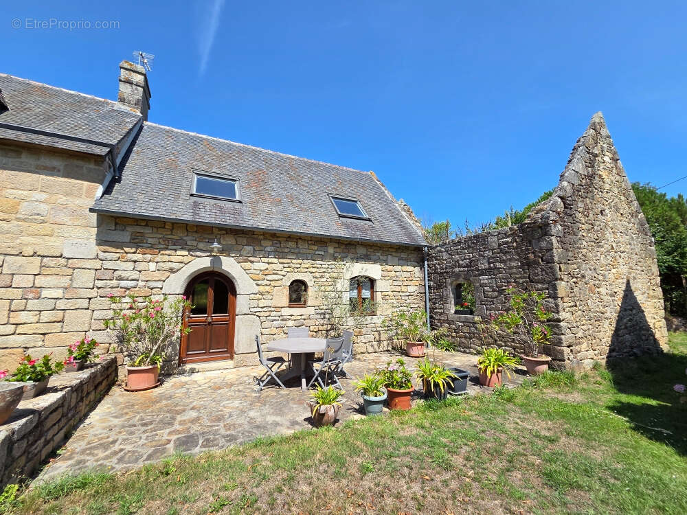 Maison à COMBRIT