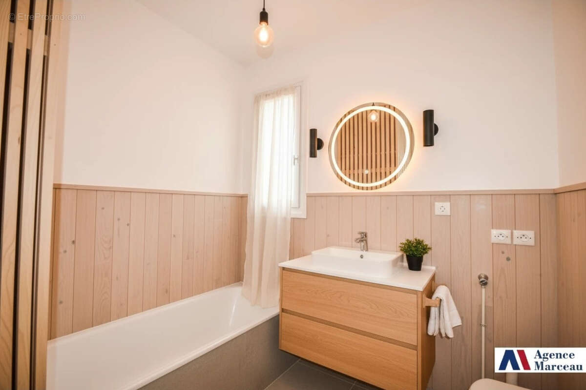 Appartement à COURBEVOIE