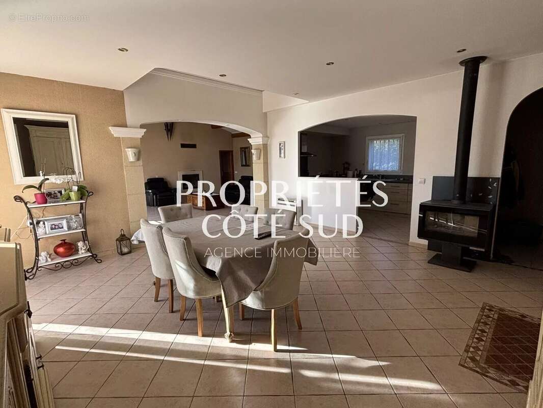 Maison à ROCHEFORT-DU-GARD