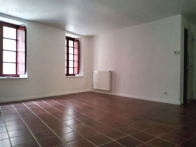 T 3  avec cour - 75 m² environ - photo 3