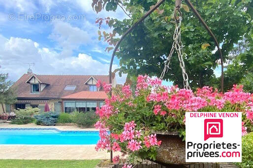 Propriété avec piscine à 2 pas de la Loire sur un parc arboré de 8900 m² à Germigny Des Prés - photo 2