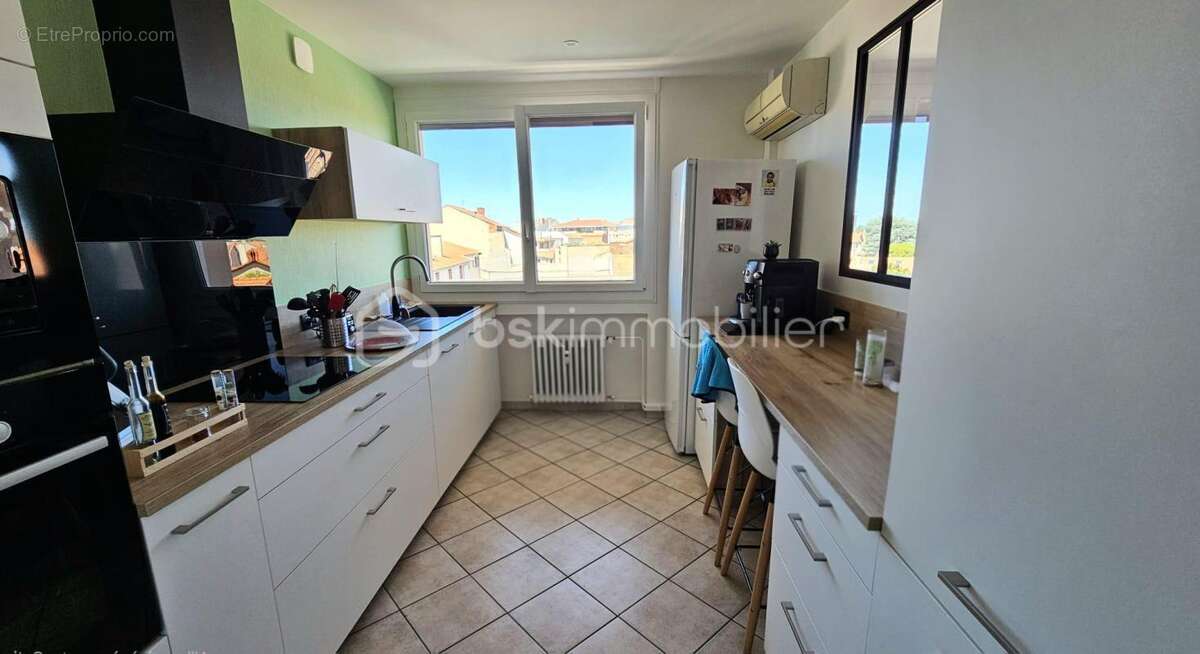Appartement à LE COTEAU