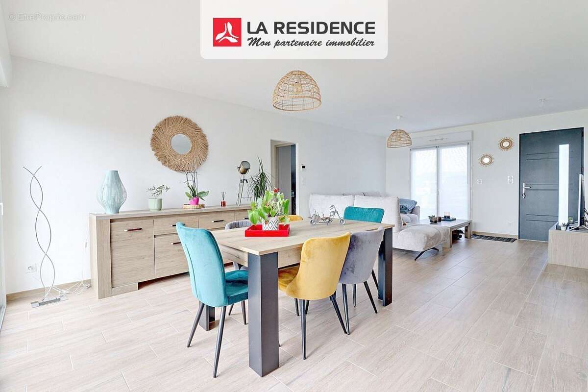 Maison à VILLEBAROU