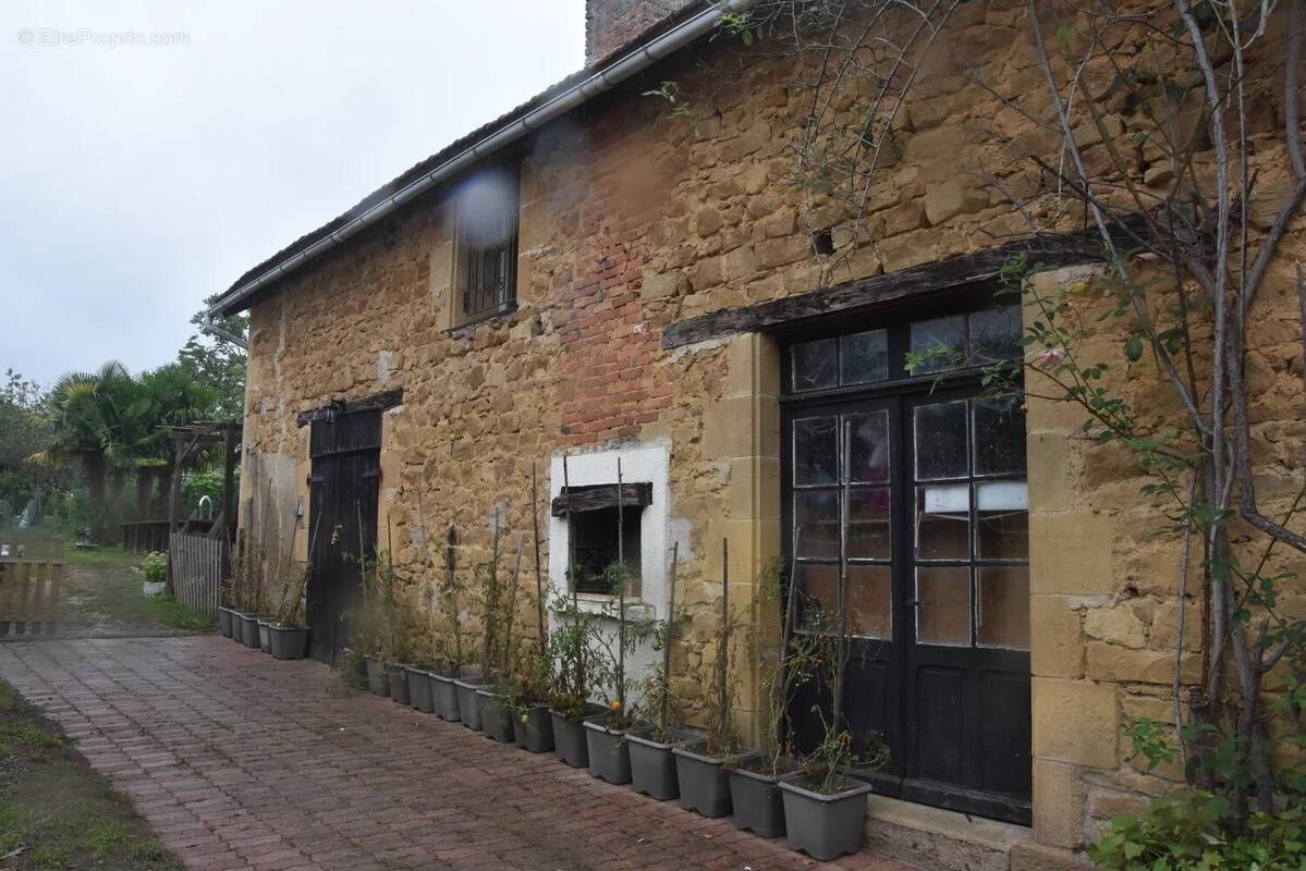 Maison à PRESSAC