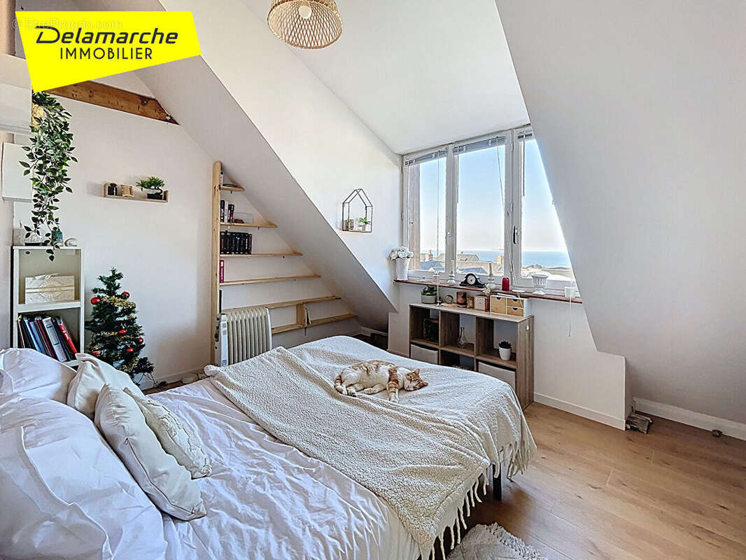 Maison à DONVILLE-LES-BAINS