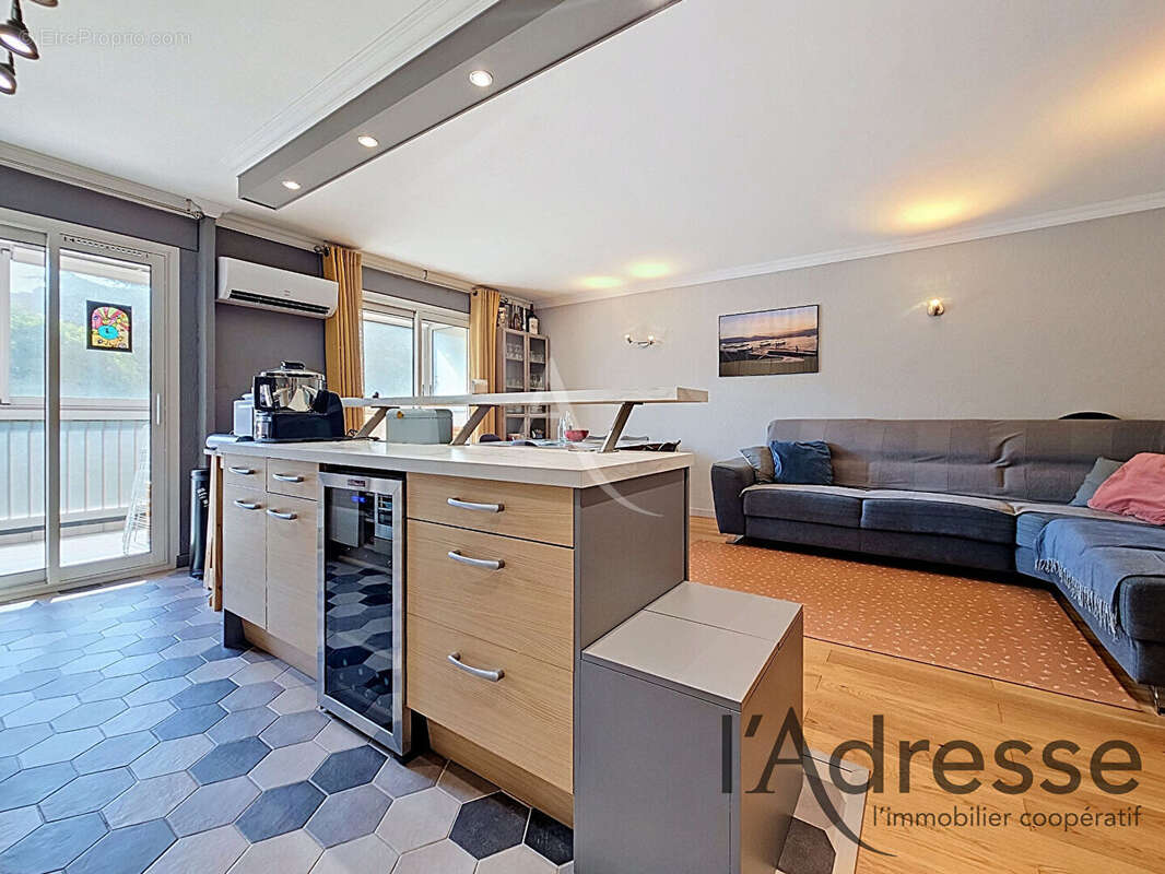 RARE ! Appartement rénové 3 pièces 66m² avec GARAGE !! - photo 9